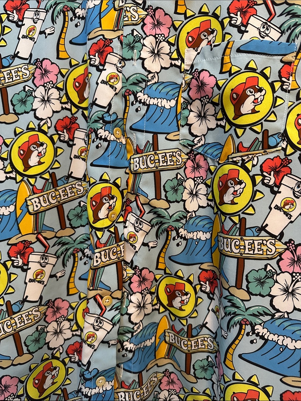Buc-ee's Men's Casual Button-Down Shirt - Light Blue Tropical Print